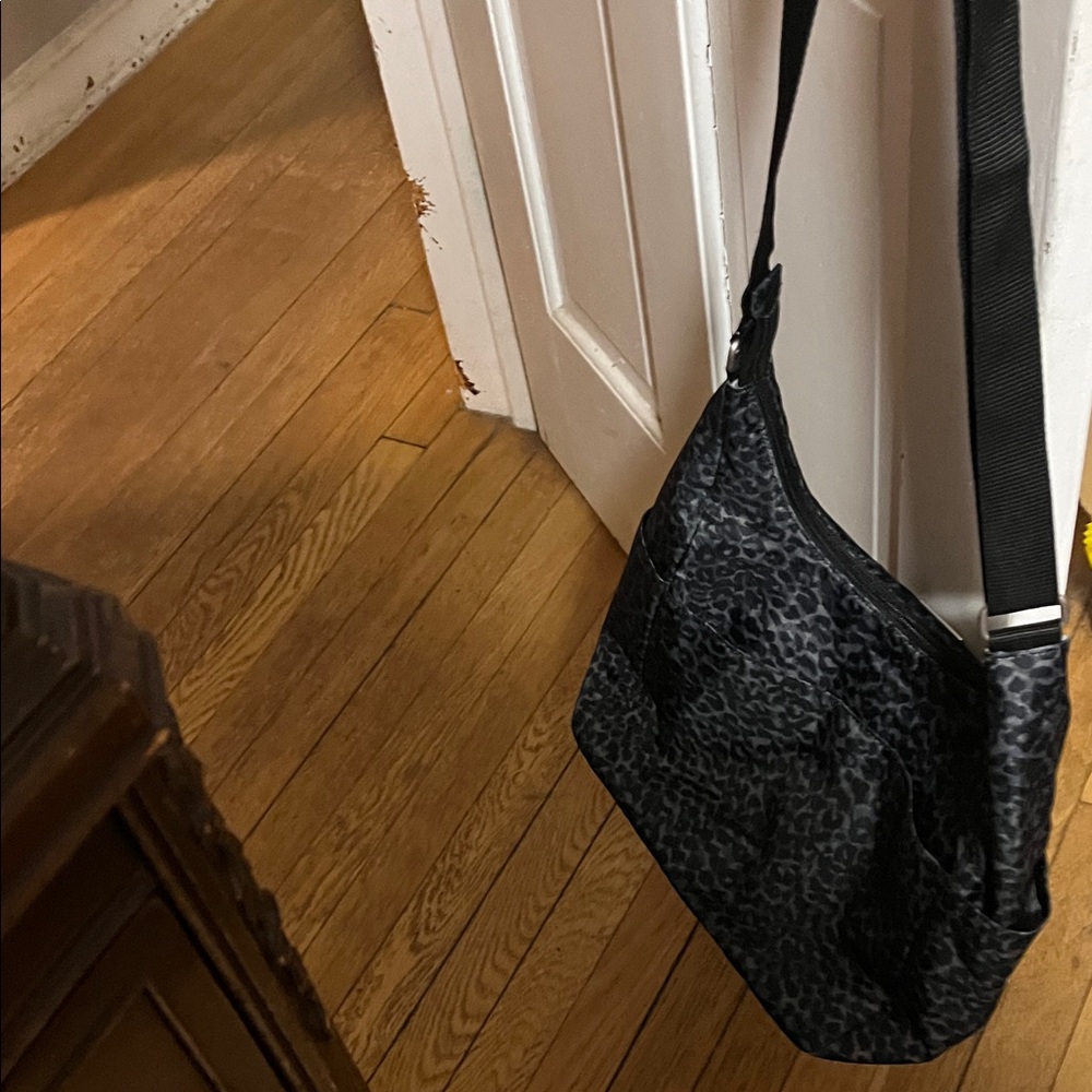 Baggallini Black Leopard Crossbody Bag - Picture 13 of 16